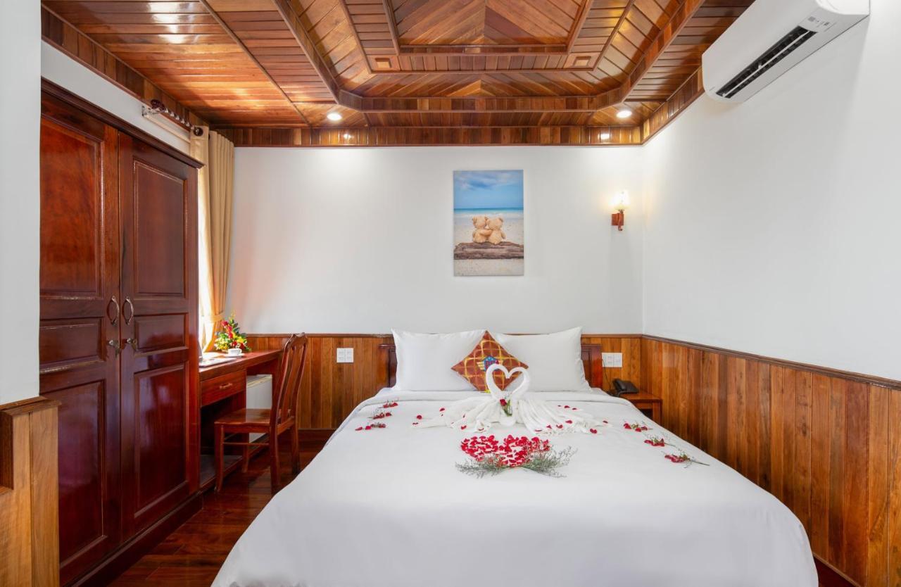 Hotel Khach San Pham Gia Đà Nẵng Exterior foto
